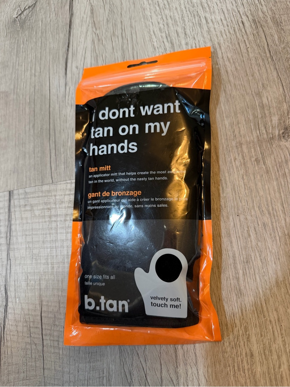 b.tan Black Self-Tanning Application Mitt